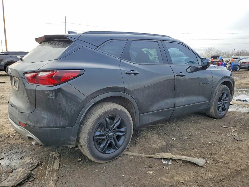 Photo 3 from auction – 2020 CHEVROLET BLAZER with VIN 3GNKBCR45LS678306