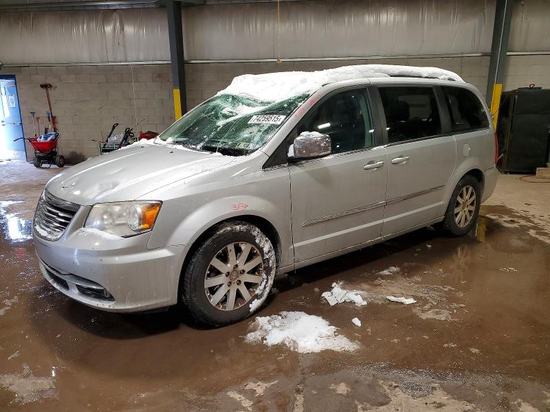 CHRYSLER TOWN & COU 2011 with VIN 2A4RR8DG3BR635655 - Photo from auction