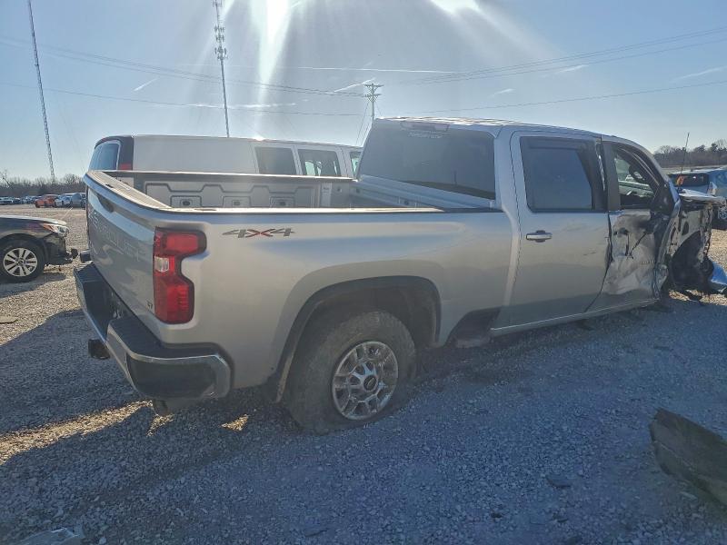 Photo 3 from auction – 2020 CHEVROLET SILVERADO with VIN 1GC4YNEY3LF109043
