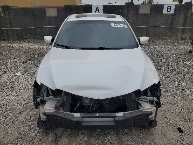 Photo 5 from auction – 2015 ACURA ILX 20 PRE with VIN 19VDE1F51FE010721