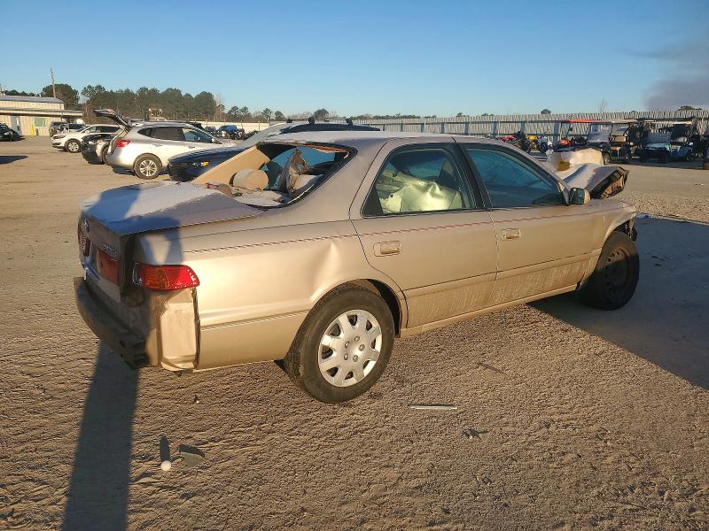 Photo 3 from auction – 2000 TOYOTA CAMRY CE with VIN 4T1BG22K8YU617435