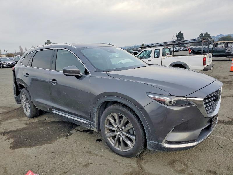 Photo 4 from auction – 2018 MAZDA CX-9 SIGNA with VIN JM3TCBEY9J0206070