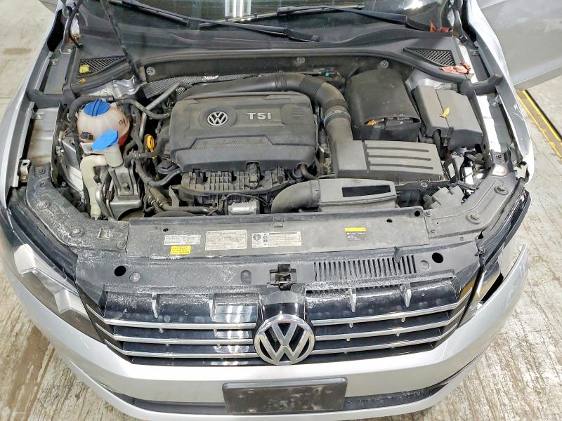 Photo 11 from auction – 2015 VOLKSWAGEN PASSAT SEL with VIN 1VWCS7A30FC123231