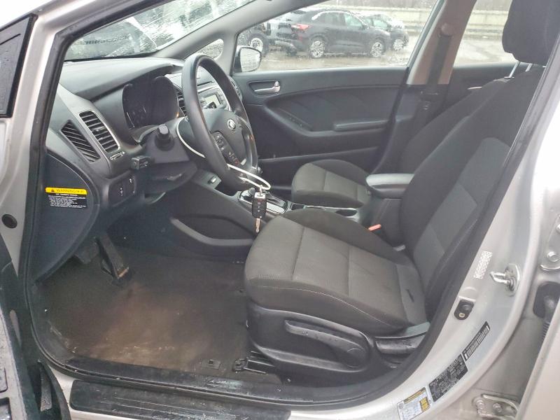 Photo 7 from auction – 2017 KIA FORTE LX with VIN KNAFK5A84H5682639