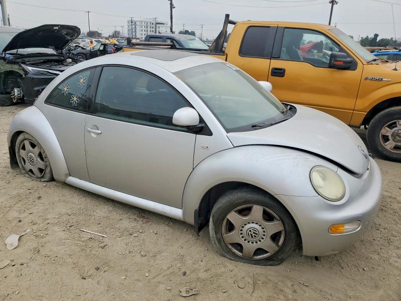 Photo 4 from auction – 2000 VOLKSWAGEN NEW BEETLE with VIN 3VWCC21C0YM473850