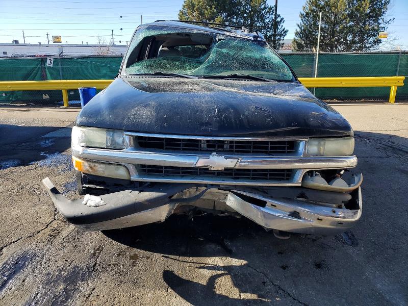 Photo 5 from auction – 2002 CHEVROLET SUBURBAN with VIN 3GNFK16Z72G316601