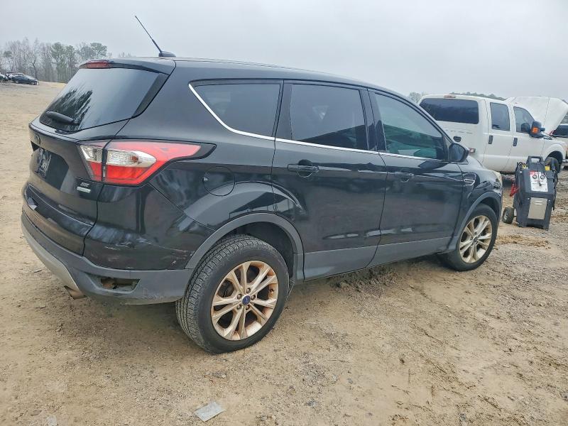 Photo 3 from auction – 2017 FORD ESCAPE SE with VIN 1FMCU0G99HUE84109