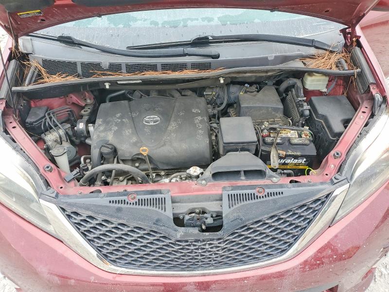 Photo 12 from auction – 2017 TOYOTA SIENNA SE with VIN 5TDXZ3DC7HS855247