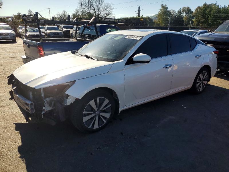 2019 NISSAN ALTIMA SV