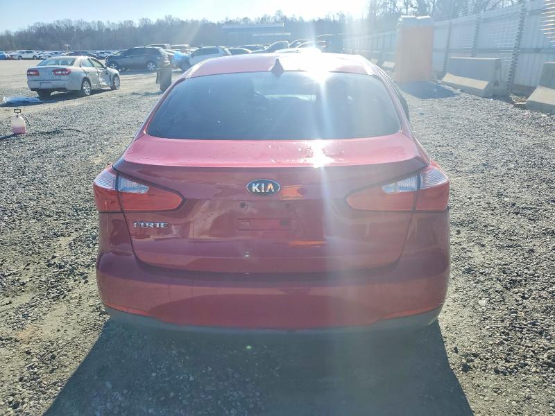 Photo 6 from auction – 2016 KIA FORTE LX with VIN KNAFK4A6XG5563579