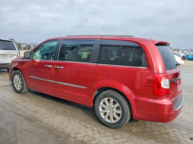 Photo 2 from auction – 2014 CHRYSLER TOWN & COU with VIN 2C4RC1BGXER422904