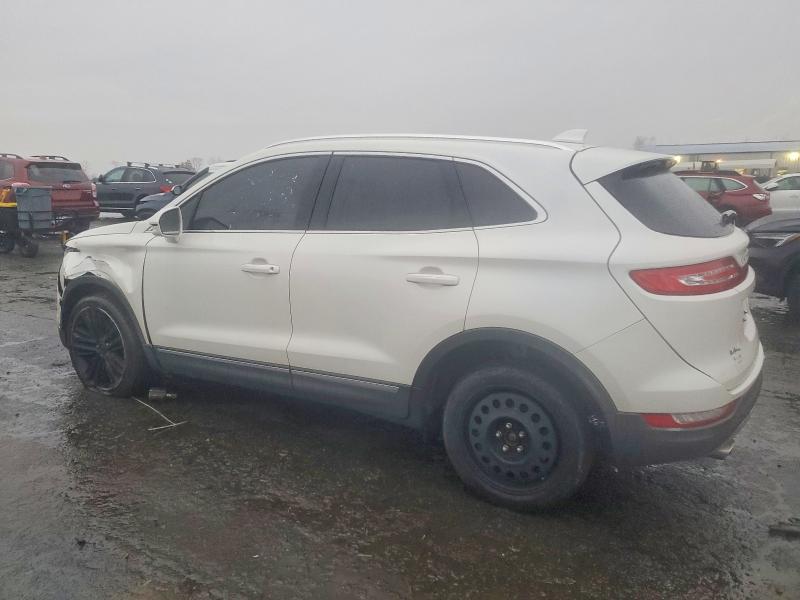 Photo 2 from auction – 2017 LINCOLN MKC RESERV with VIN 5LMTJ3DH1HUL36569