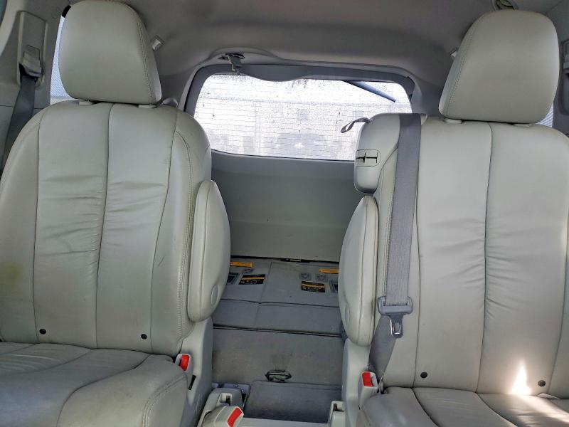 Photo 10 from auction – 2012 TOYOTA SIENNA XLE with VIN 5TDYK3DC6CS182758