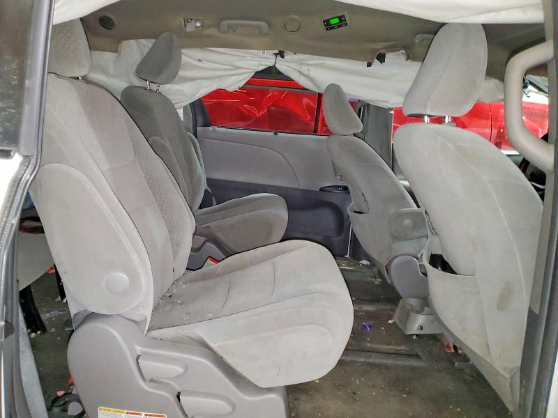 Photo 11 from auction – 2017 TOYOTA SIENNA LE with VIN 5TDJZ3DC8HS147790