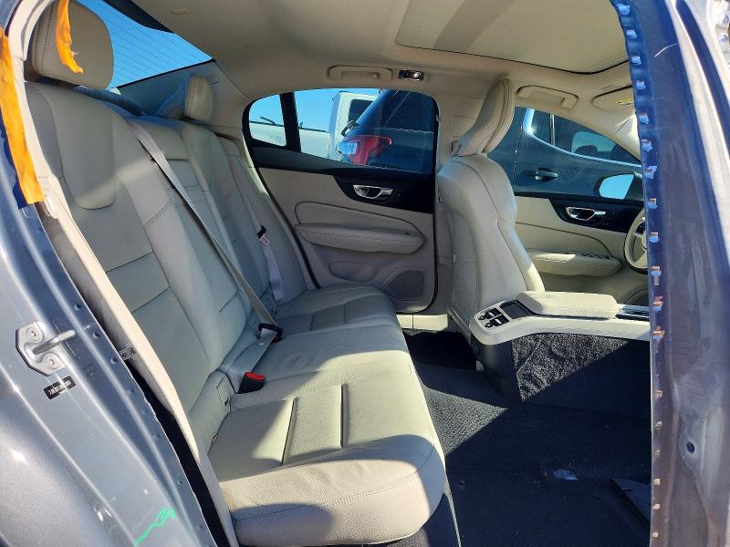 Photo 10 from auction – 2022 VOLVO S60 B5 INS with VIN 7JRL12FL0NG173993