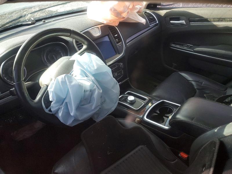 Photo 8 from auction – 2018 CHRYSLER 300 LIMITE with VIN 2C3CCAKG5JH191808
