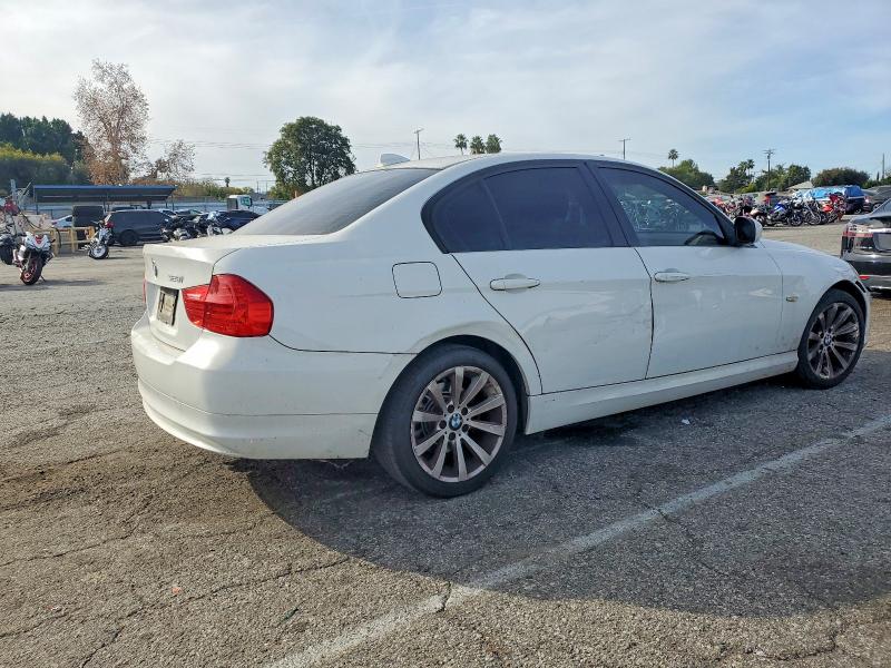 Photo 3 from auction – 2011 BMW 328 I SULE with VIN WBAPH5C55BA445131