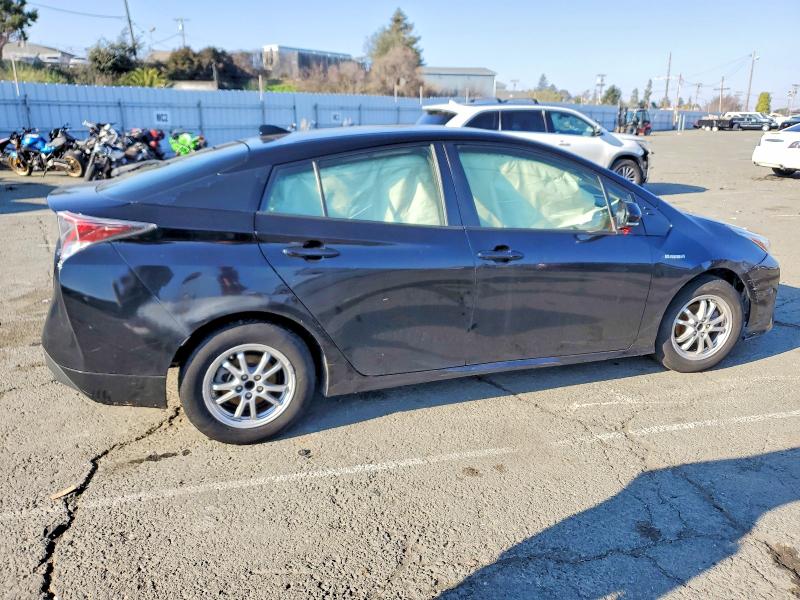 Photo 3 from auction – 2016 TOYOTA PRIUS with VIN JTDKBRFU2G3018770