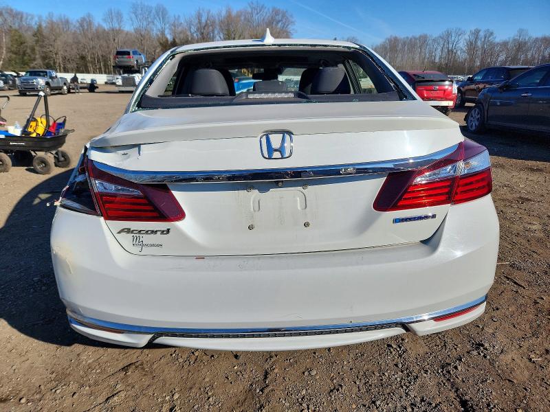 Photo 6 from auction – 2017 HONDA ACCORD with VIN JHMCR6F5XHC018202