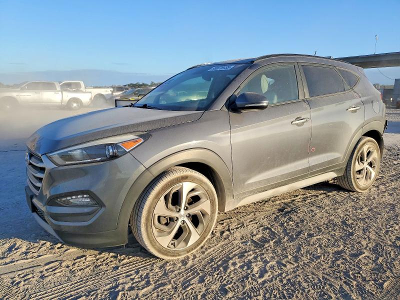 HYUNDAI TUCSON LIM 2017 with VIN KM8J3CA26HU555158 - Photo from auction