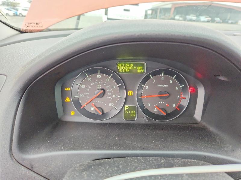 Photo 9 from auction – 2011 VOLVO C30 T5 with VIN YV1672MK8B2224745