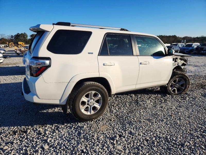 Photo 3 from auction – 2022 TOYOTA 4RUNNER SR with VIN JTEMU5JR1N6060093