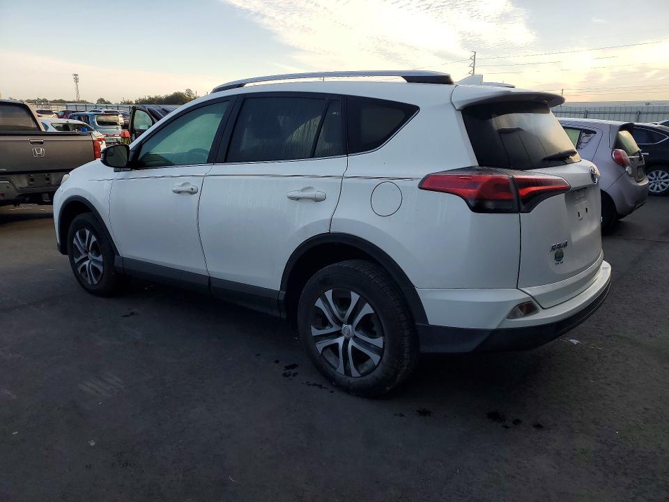 Photo 2 from auction – 2016 TOYOTA RAV4 LE with VIN JTMZFREV1GJ082145