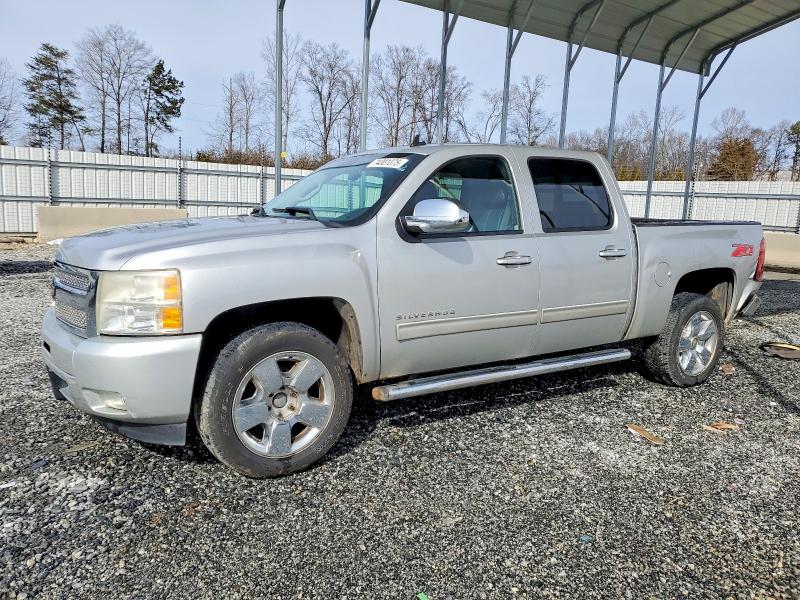 CHEVROLET SILVERADO 2011 with VIN 3GCPKTE34BG336830 - Photo from auction