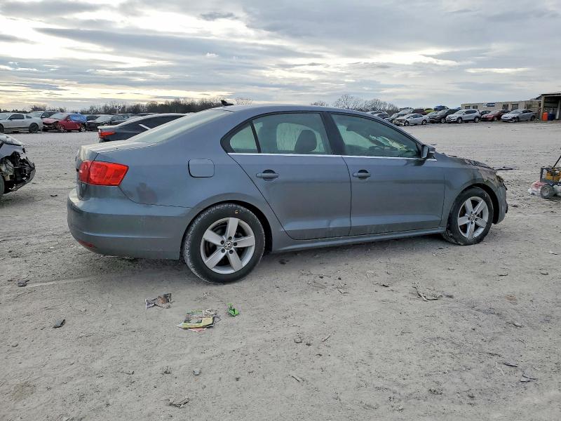 Photo 3 from auction – 2014 VOLKSWAGEN JETTA TDI with VIN 3VWLL7AJXEM395729