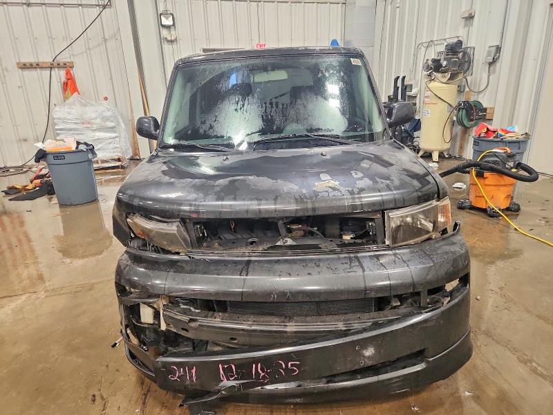 Photo 5 from auction – 2006 SCION XB with VIN JTLKT324464077896