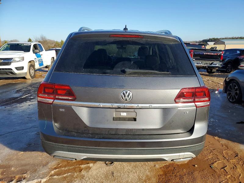Photo 6 from auction – 2018 VOLKSWAGEN ATLAS with VIN 1V2CR2CA8JC504572