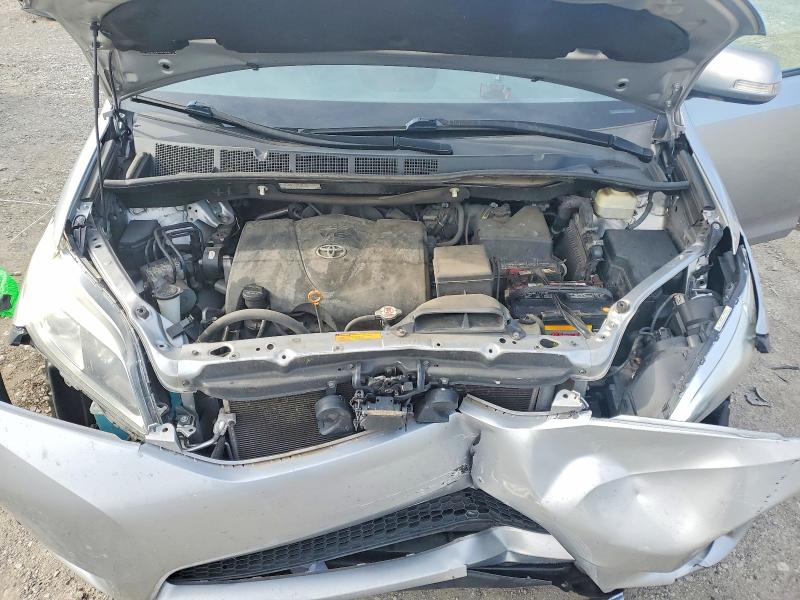 Photo 12 from auction – 2017 TOYOTA SIENNA XLE with VIN 5TDYZ3DC2HS869562