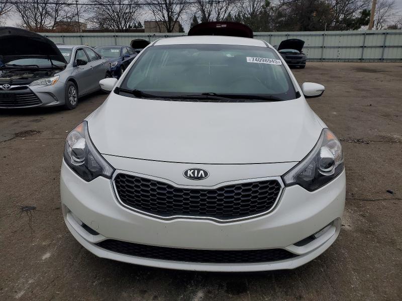 Photo 5 from auction – 2016 KIA FORTE EX with VIN KNAFX5A8XG5627841