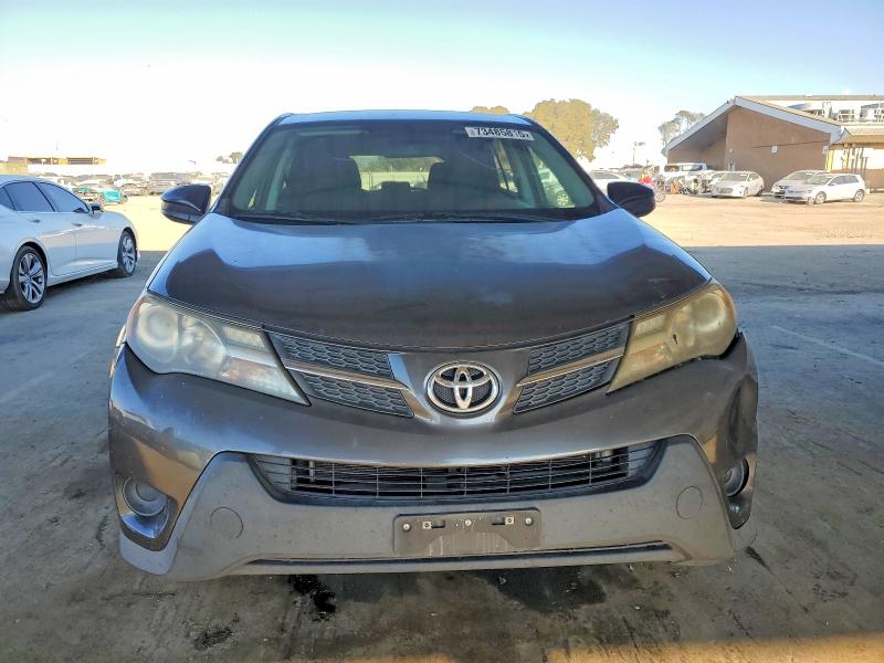 Photo 5 from auction – 2015 TOYOTA RAV4 LE with VIN 2T3BFREV0FW288350