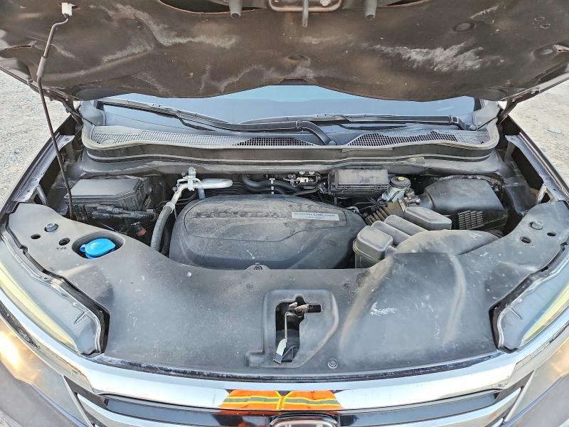Photo 12 from auction – 2017 HONDA PILOT TOUR with VIN 5FNYF6H96HB068131