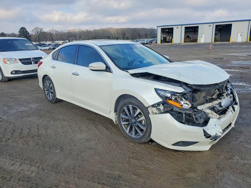 Photo 4 from auction – 2017 NISS ALTIMA with VIN 1N4AL3AP6HC249993