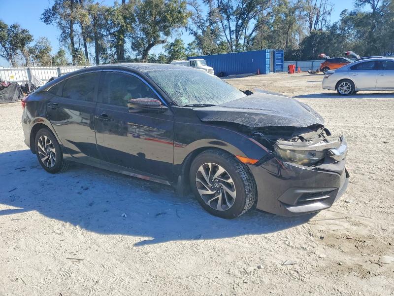 Photo 4 from auction – 2018 HONDA CIVIC with VIN 19XFC2F76JE010915