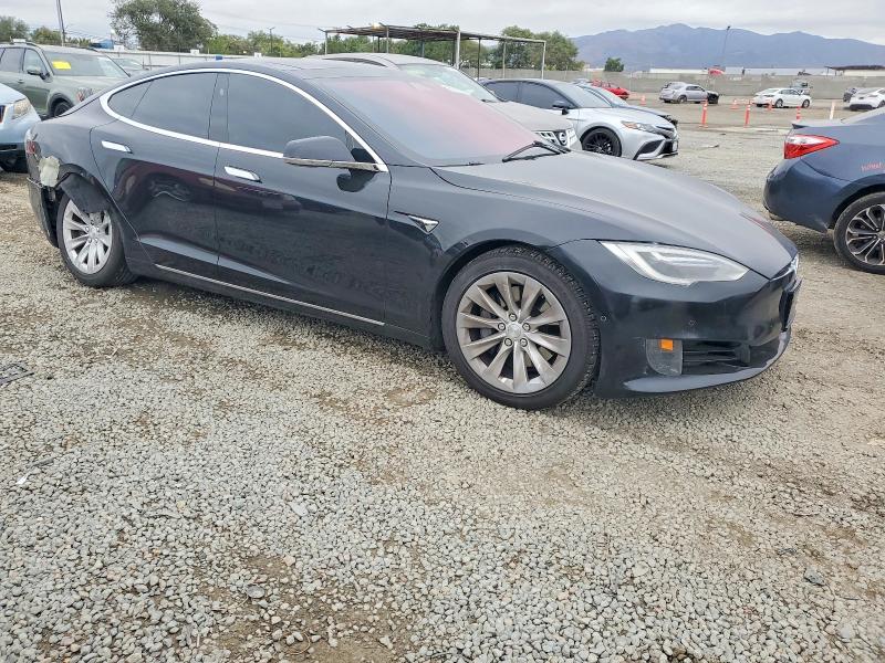 Photo 4 from auction – 2017 TESLA MODEL S with VIN 5YJSA1E10HF195785