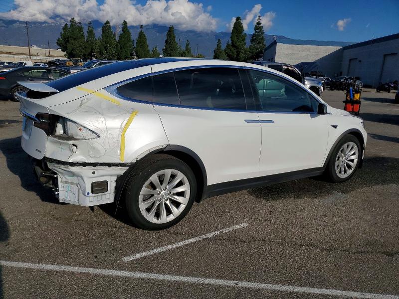 Photo 3 from auction – 2019 TESLA MODEL X with VIN 5YJXCDE22KF155953