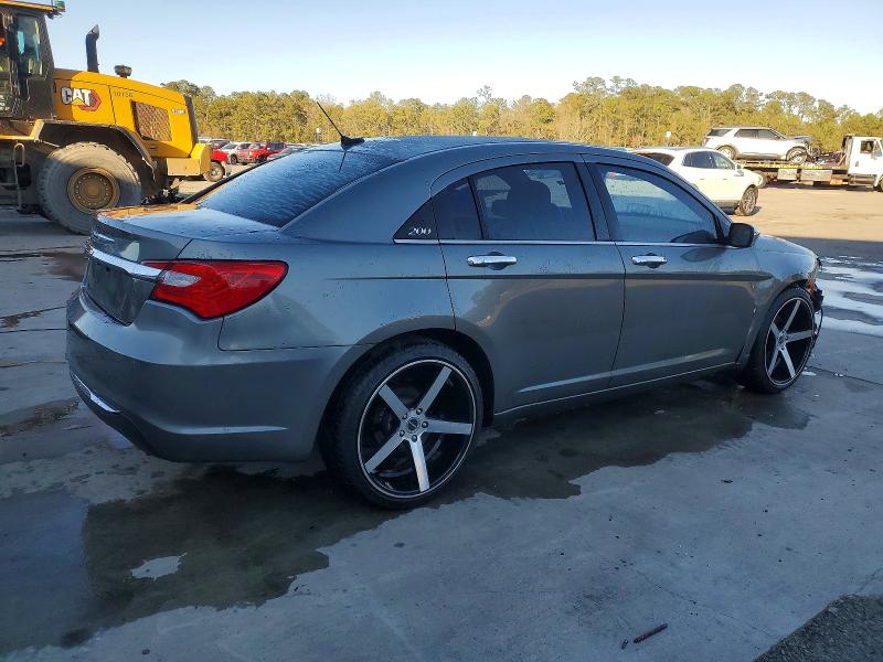 Photo 3 from auction – 2012 CHRYSLER 200 LIMITE with VIN 1C3CCBCB8CN308753