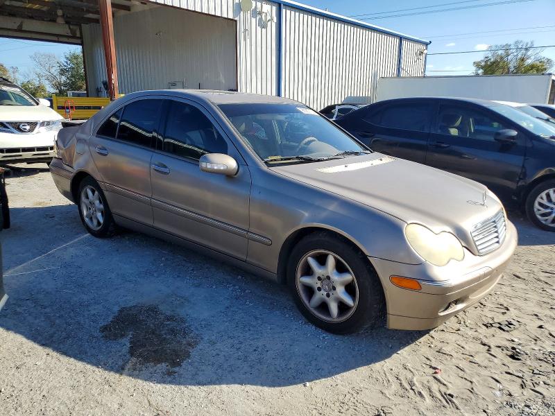 Photo 4 from auction – 2002 MERCEDES-BENZ C 240 with VIN WDBRF61J02F283210