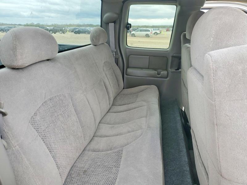 Photo 10 from auction – 2000 CHEVROLET SILVERADO with VIN 2GCEC19V3Y1294351