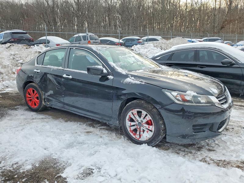Photo 4 from auction – 2015 HONDA ACCORD with VIN 1HGCR2F30FA173392