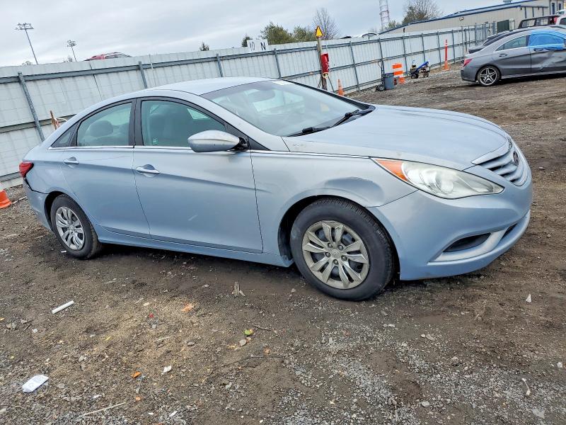 Photo 4 from auction – 2011 HYUNDAI SONATA with VIN 5NPEB4AC4BH264005