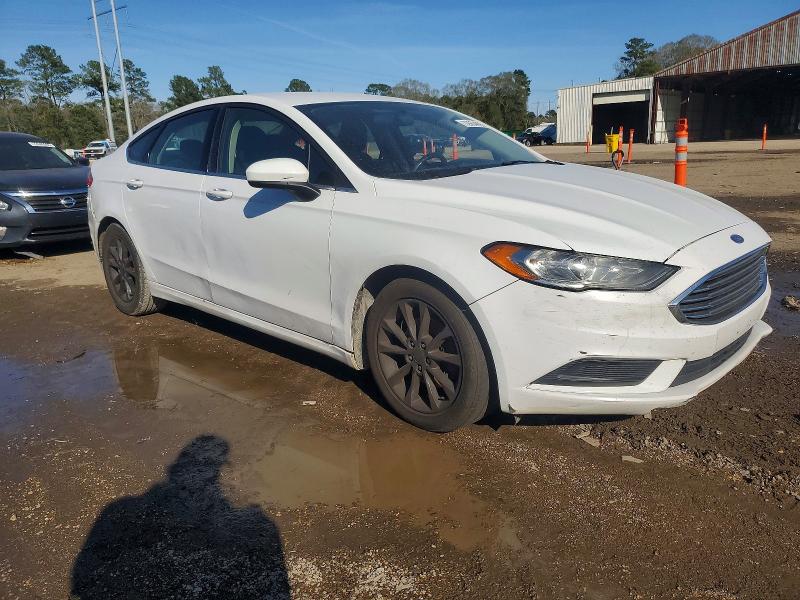 Photo 4 from auction – 2017 FORD FUSION SE with VIN 3FA6P0H76HR355876