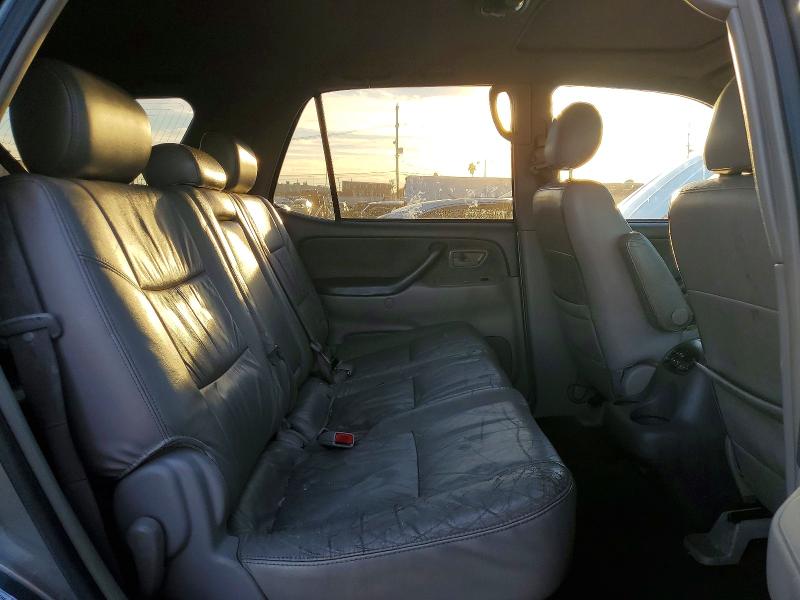 Photo 11 from auction – 2005 TOYOTA SEQUOIA SR with VIN 5TDZT34AX5S255939