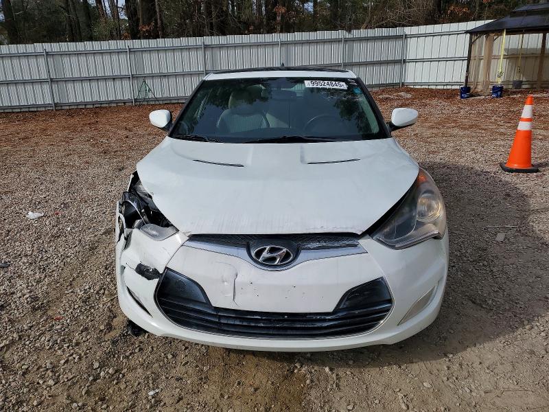 Photo 5 from auction – 2013 HYUNDAI VELOSTER with VIN KMHTC6AD7DU117089