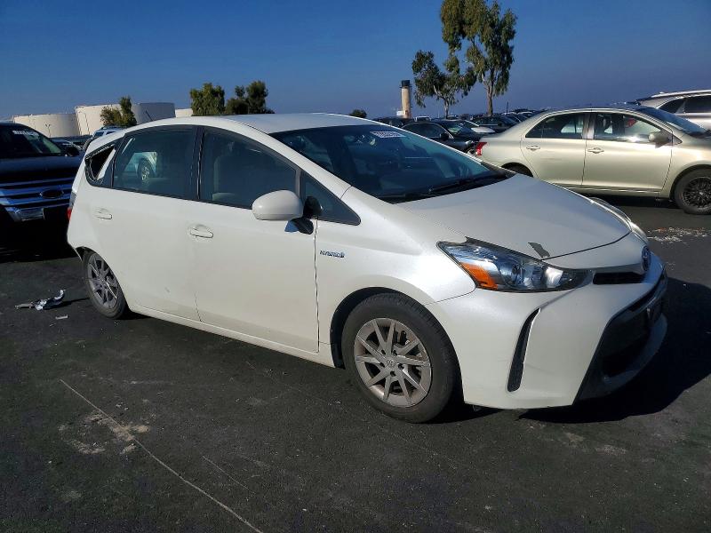 Photo 4 from auction – 2017 TOYOTA PRIUS V with VIN JTDZN3EUXHJ062548