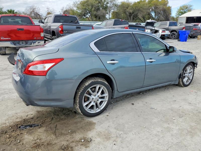 Photo 3 from auction – 2010 NISSAN MAXIMA with VIN 1N4AA5AP2AC808317