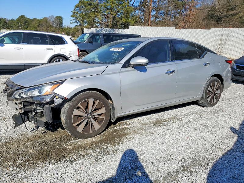 NISSAN ALTIMA SV 2019 with VIN 1N4BL4DV3KC174990 - Photo from auction